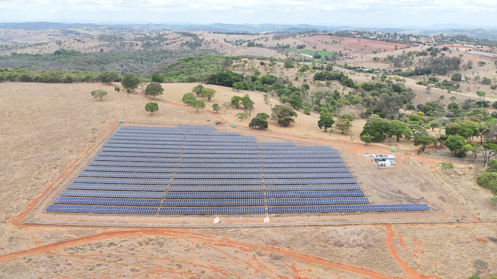 Vista aérea da UFV Sete Lagoas — usina solar do SNEL11 em Minas Gerais