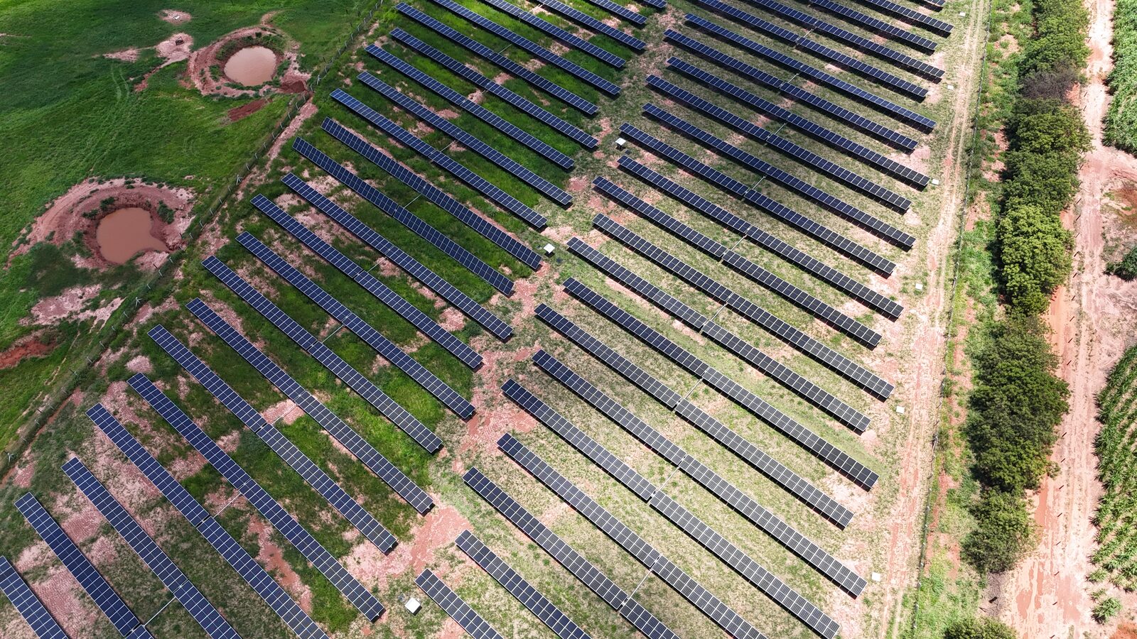 Vista aérea da UFV Soleil — usina solar do SNEL11 no Paraná